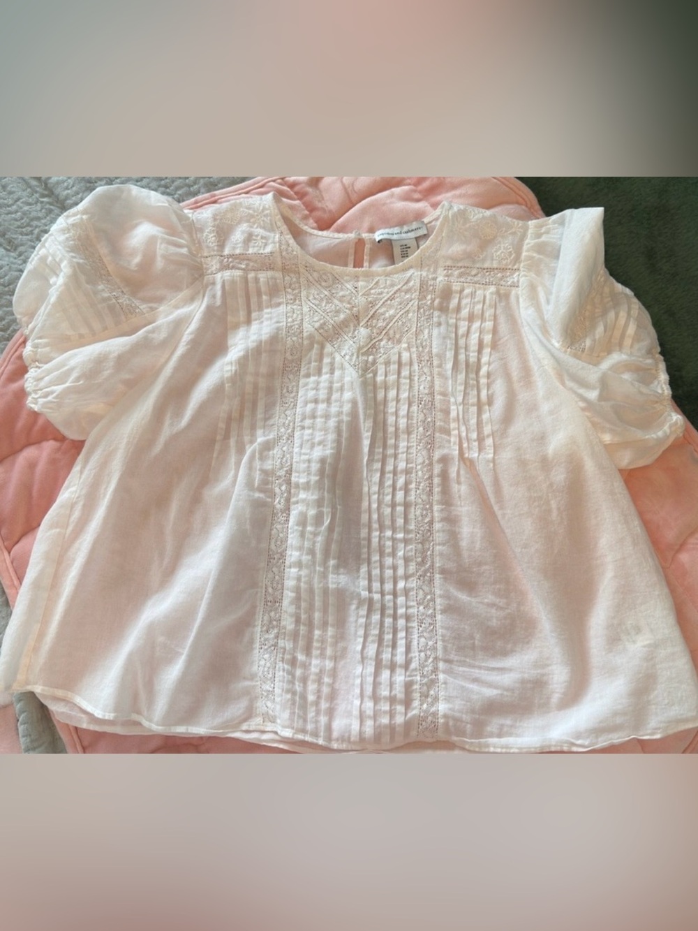 cupcakes & cashmere Ivory Lace-Pintuck Puff Sleeve Blouse